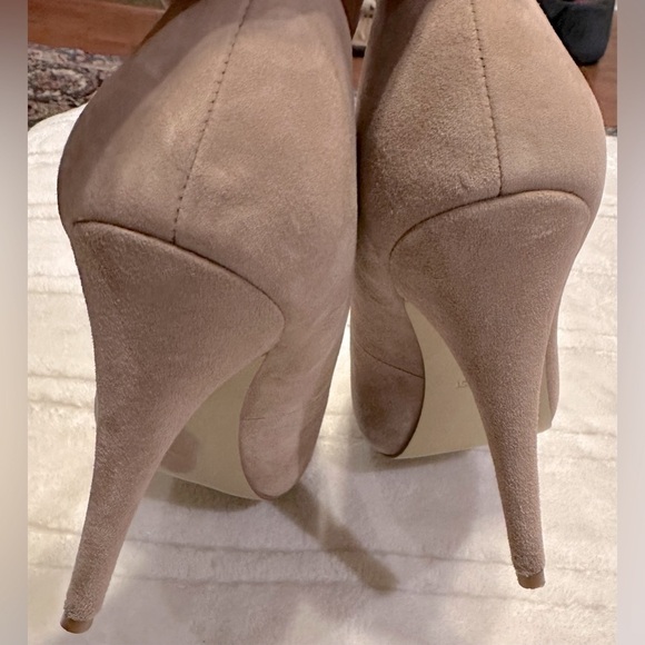 Nine West beige suede high heels size 9M - Picture 3 of 6